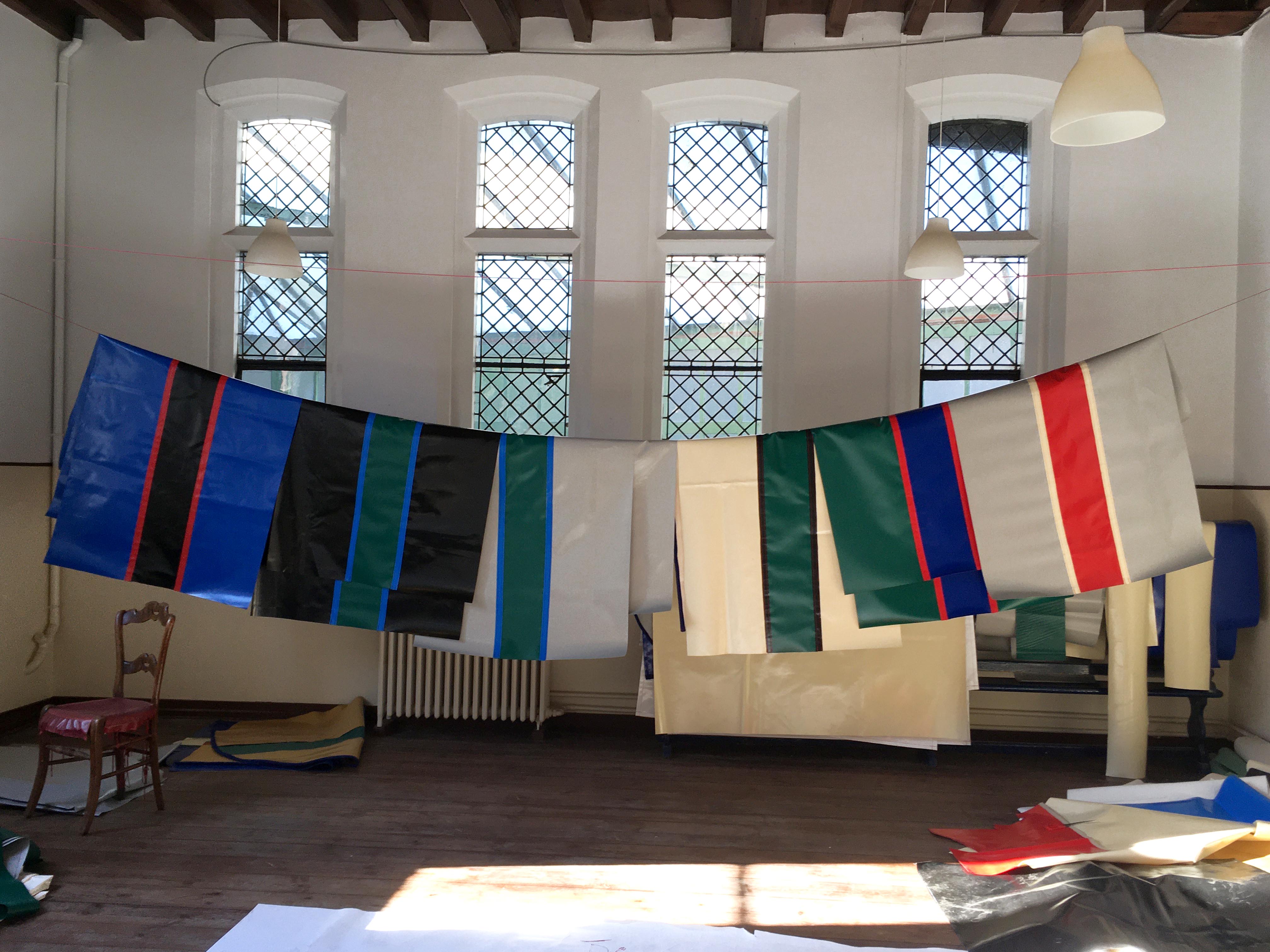 Making of tarps for the arrival of spring in the largest room of the convent, the former refectory of the Poor Clares - March 2020