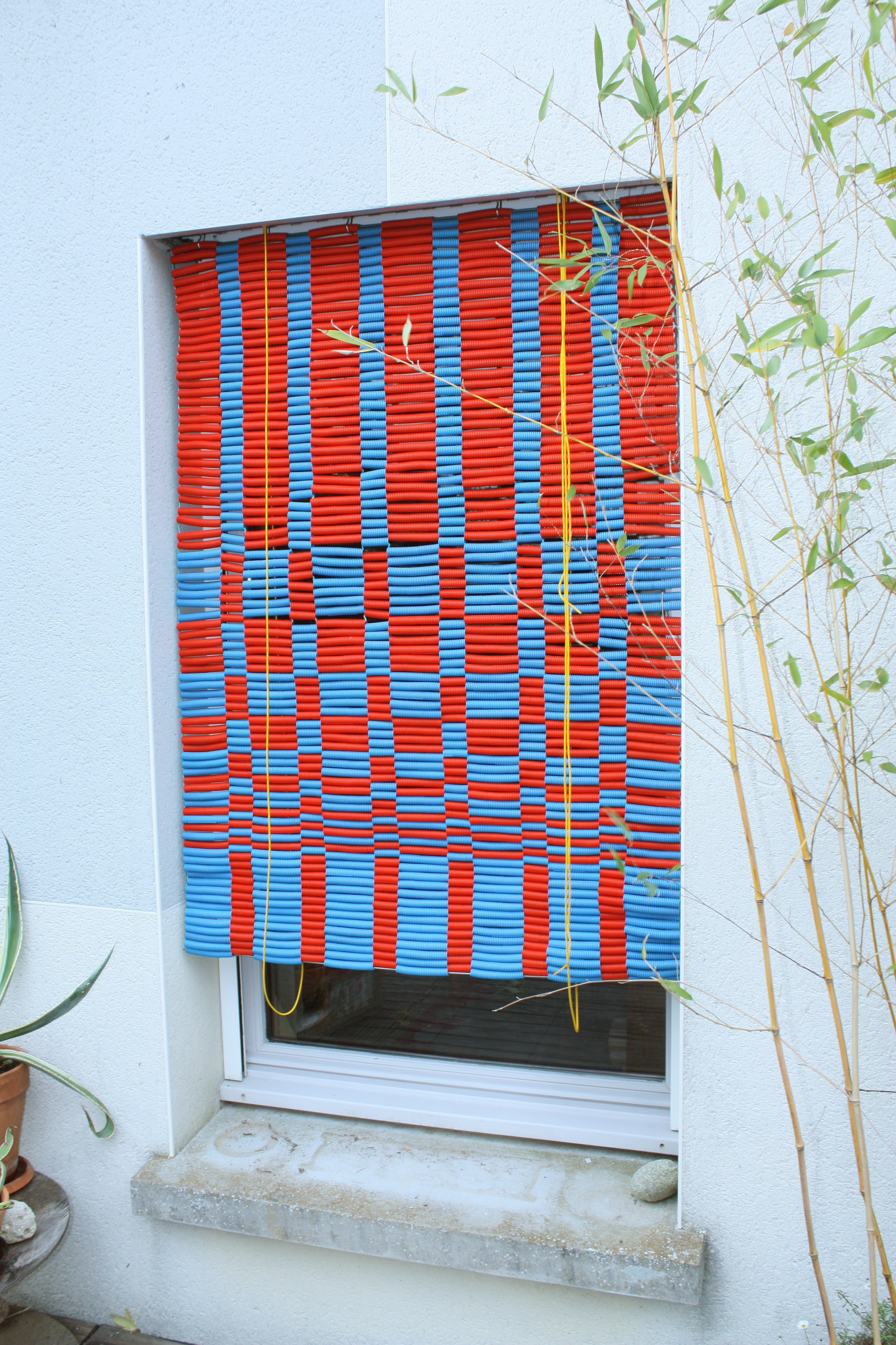 Twin No. 1, Checkerboard Detail
Displayed in the window of a family home in Chalonnes sur Loire
© Seal Ceada