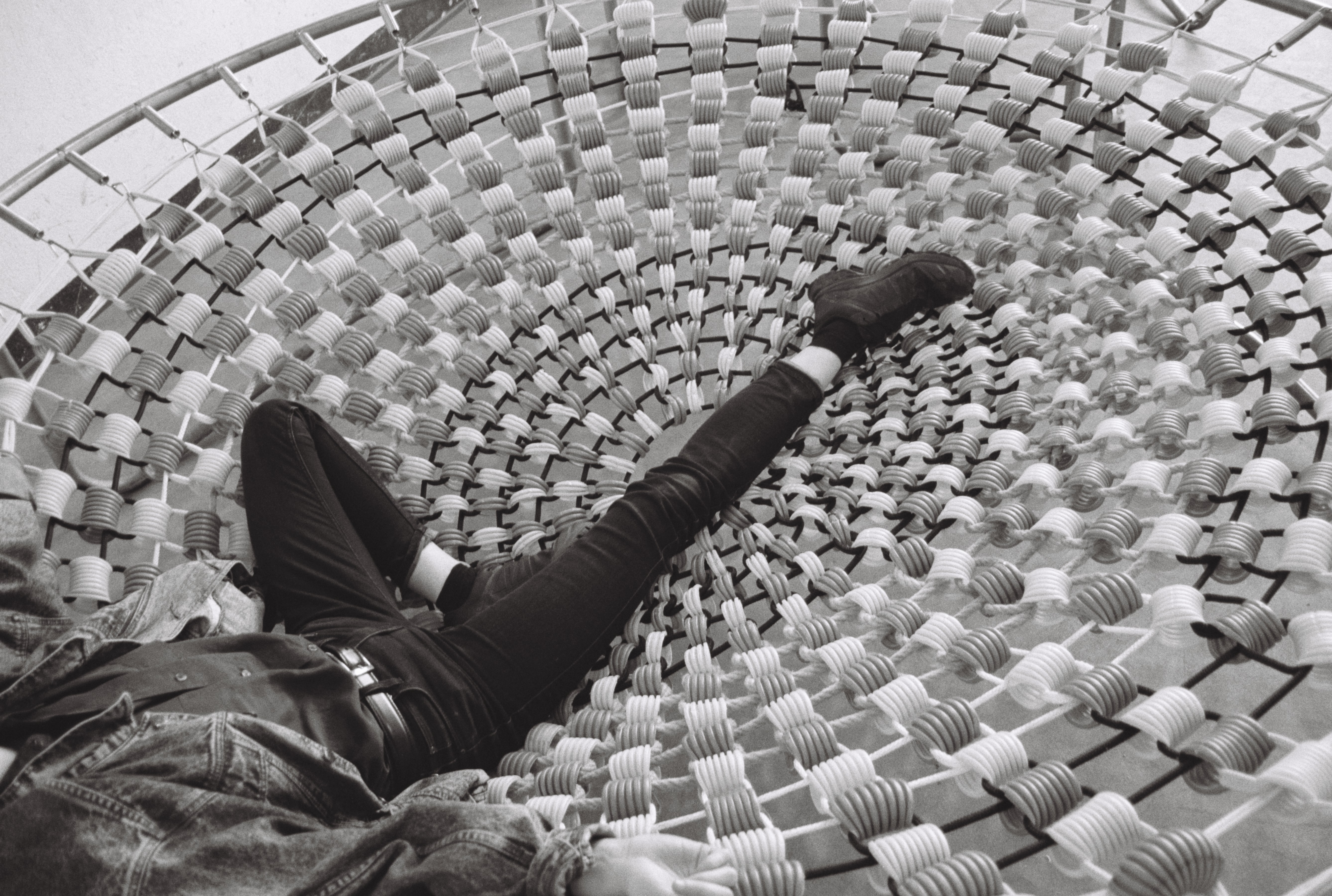 Provision of the structures in the context of the “Piège à soleil” exhibition at Gilbard.e.s